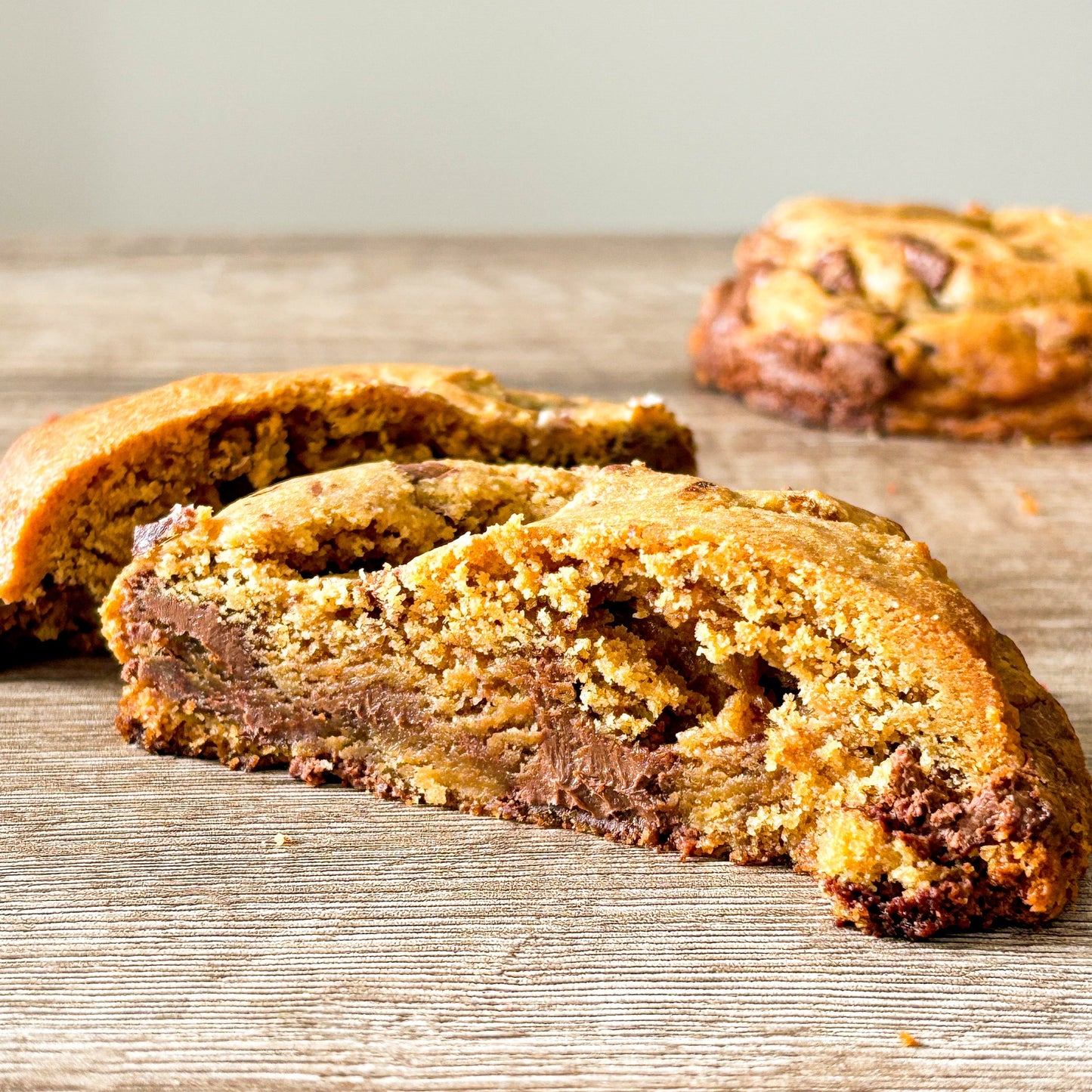 Chocolate Chip Cookies - Coffee y Crumbs