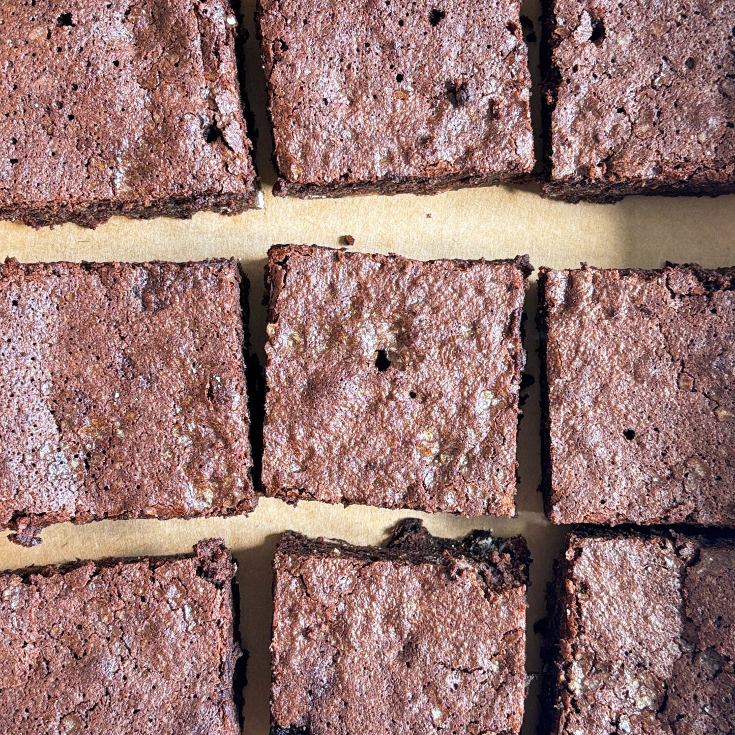 Fudgy Brownies - Coffee y Crumbs 